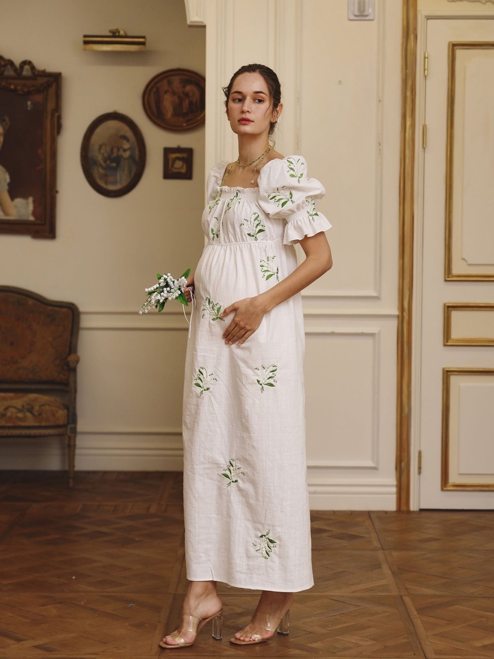 Women’s White Floral Puff-Sleeve Maxi Dress - Picture 2 of 5